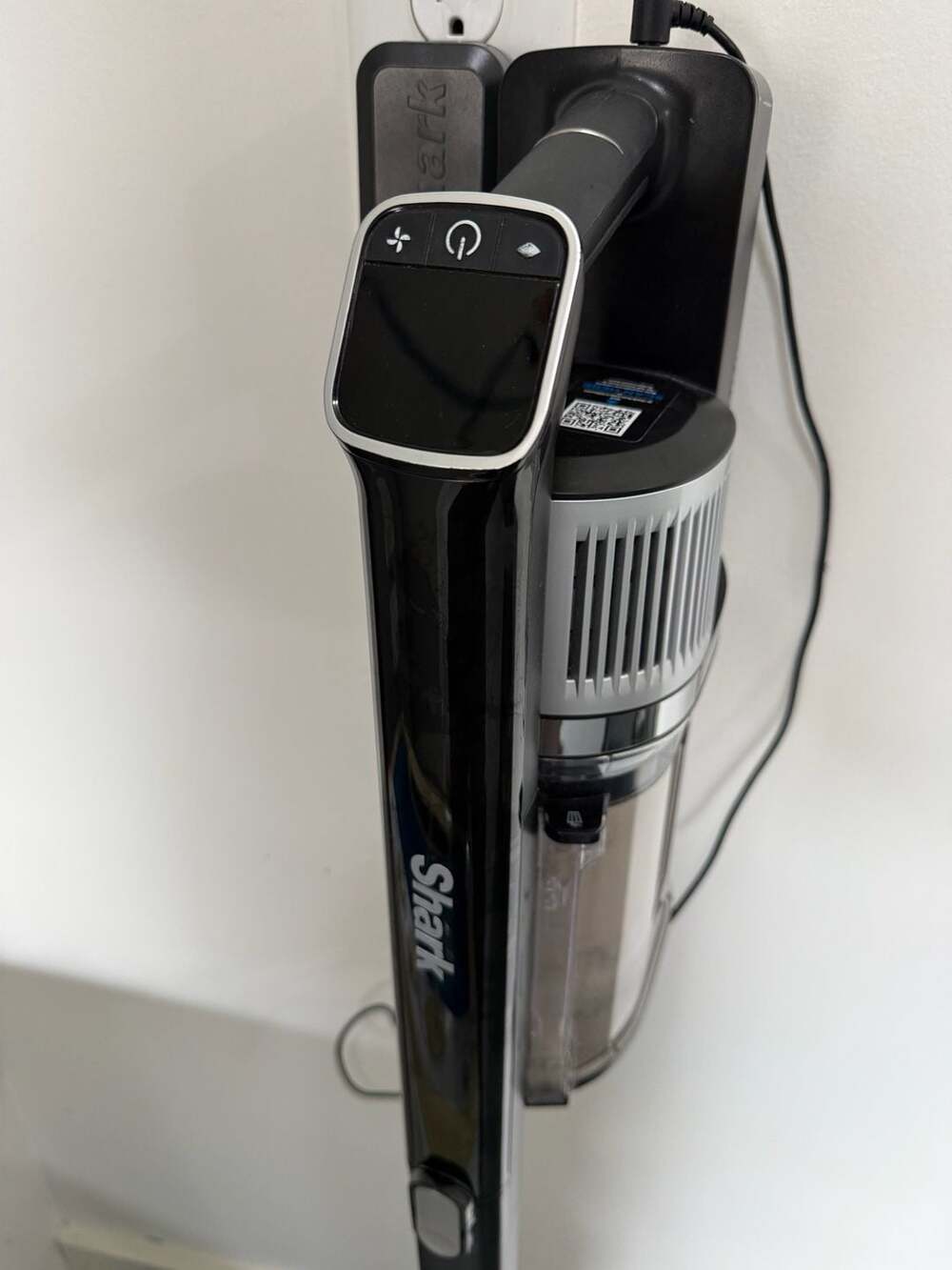 Shark Cordless Pro Stick Vacuum Cleaner Model WZ531H tested works great！